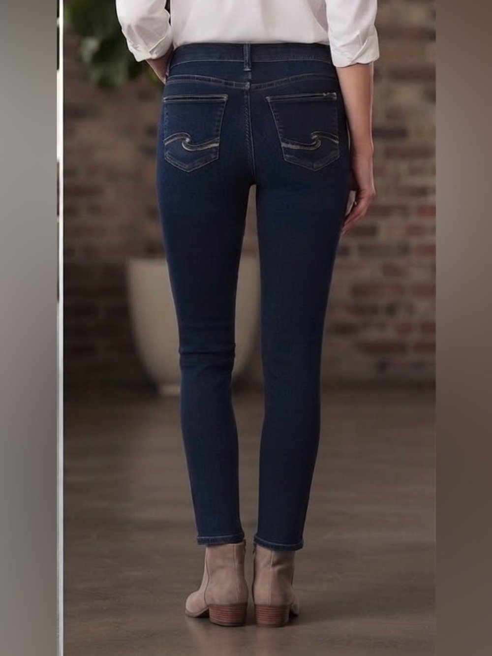 Silver Jeans Dark Indigo Suki Skinny Jeans Size 29W/ 31L